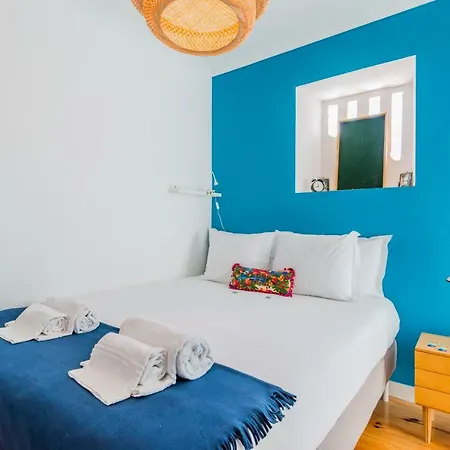 Your Colorful Nest With Balcony Over The River Apartment Lisbon